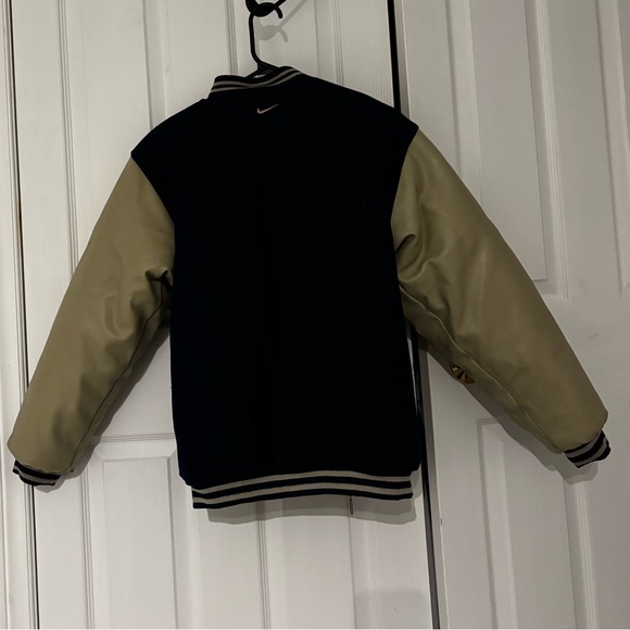 Retro Toronto Maple Leafs Reversible Nike Varsity Bomber Winter Jacket Kids - Picture 2 of 6